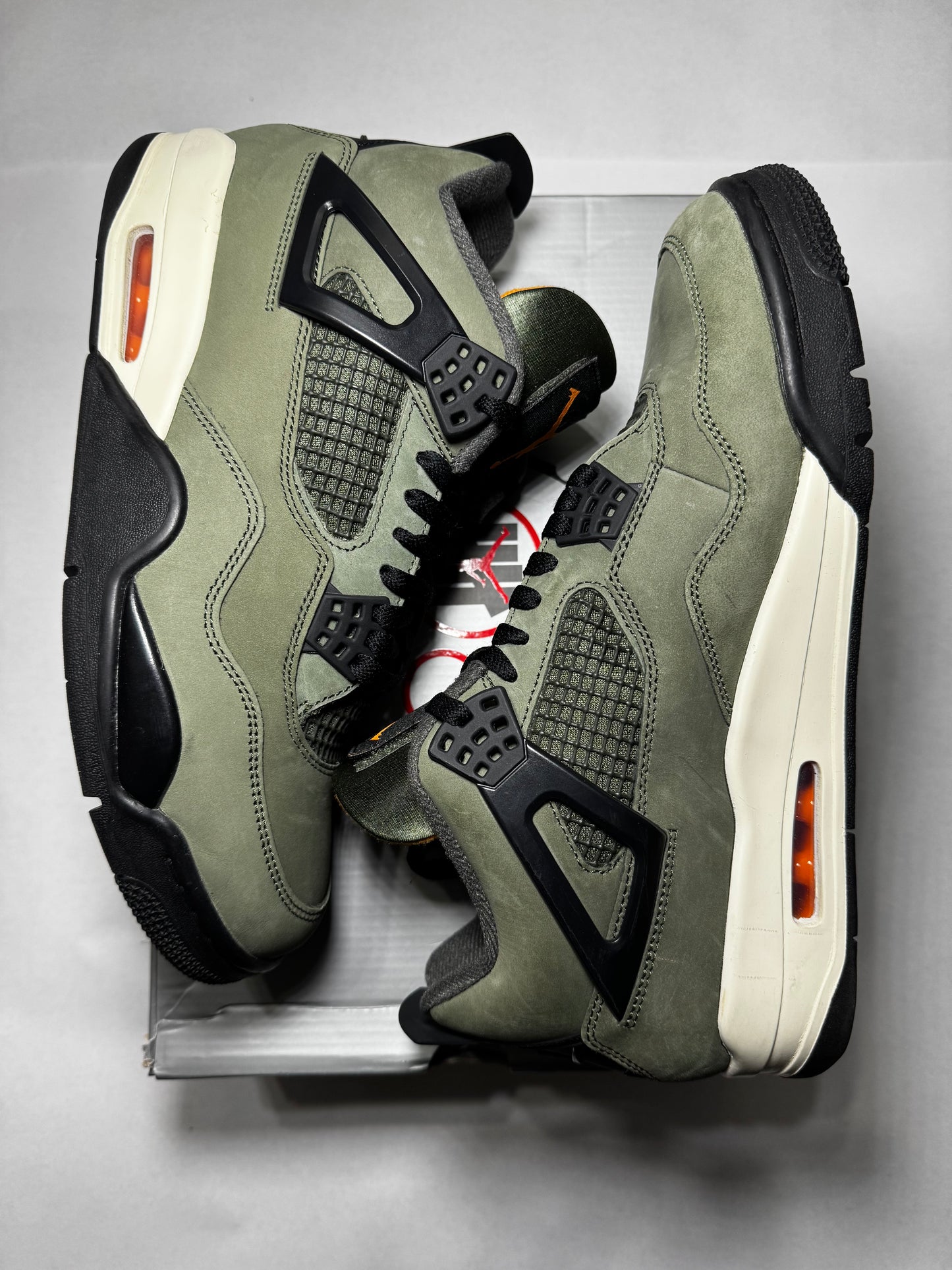 Jordan 4 “Undefeated”