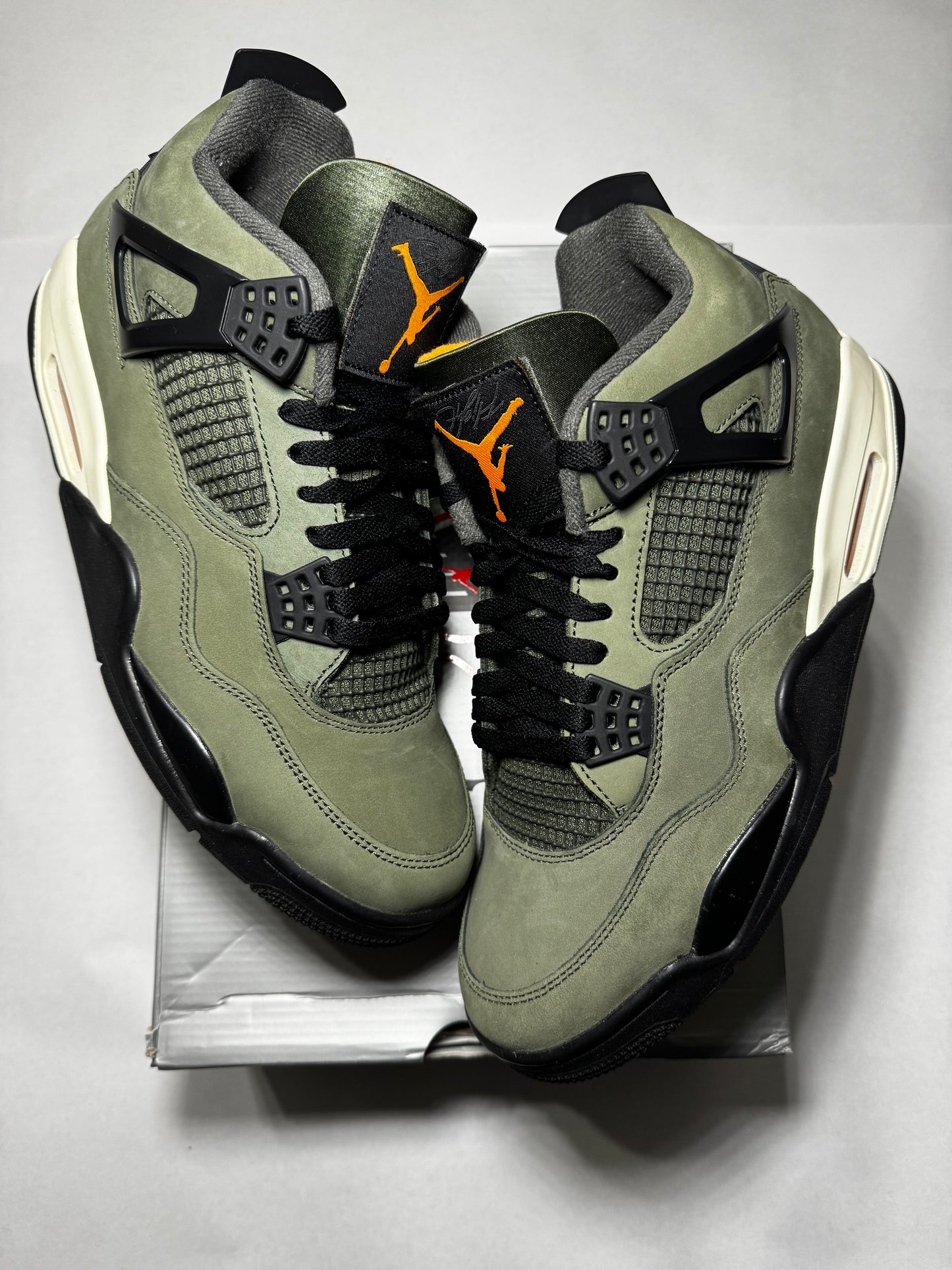Jordan 4 “Undefeated”