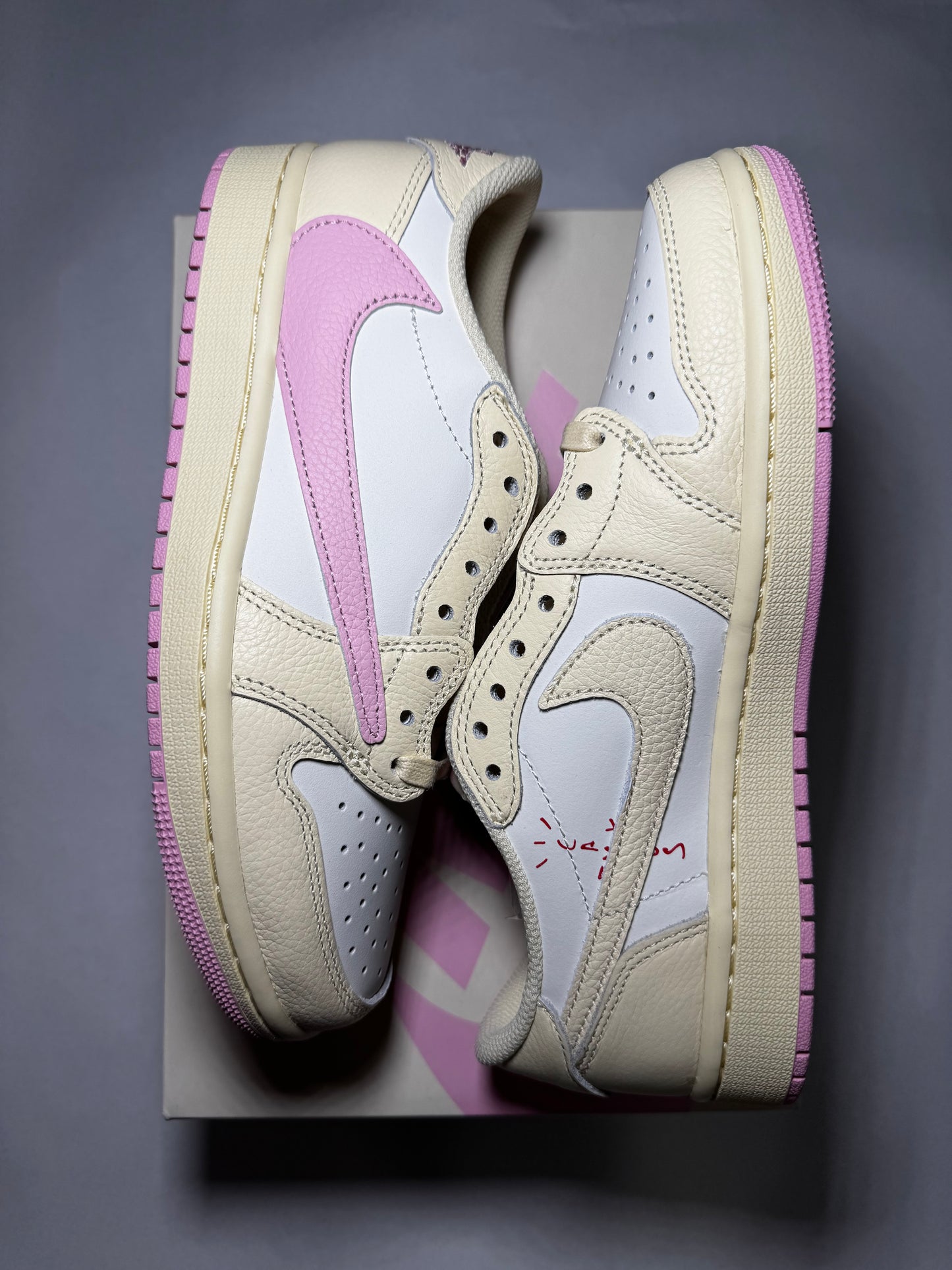 Travis Scott Jordan 1 Low “Shy Pink”